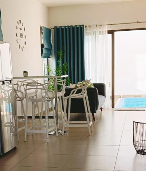 Carré d'or v luxury 4bed duplex with private pool&rooftop sea view flic-en-flac, Mauritius 20mins walk to beach, bar, restaurants&amenities Esterno foto